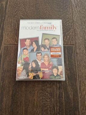 Modern Family Complete First Season - White DVD Box Set